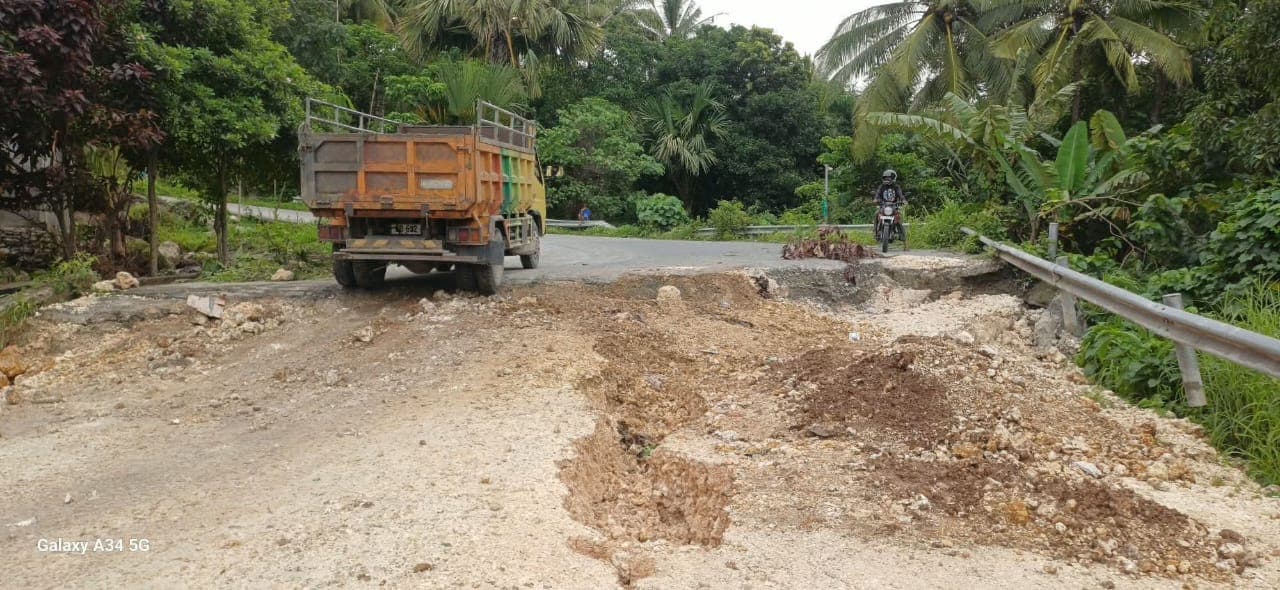 包考市当局：公共工程部须回应损毁道路