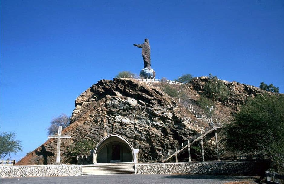 帝力市当局宣布Cristo Rei停车收费