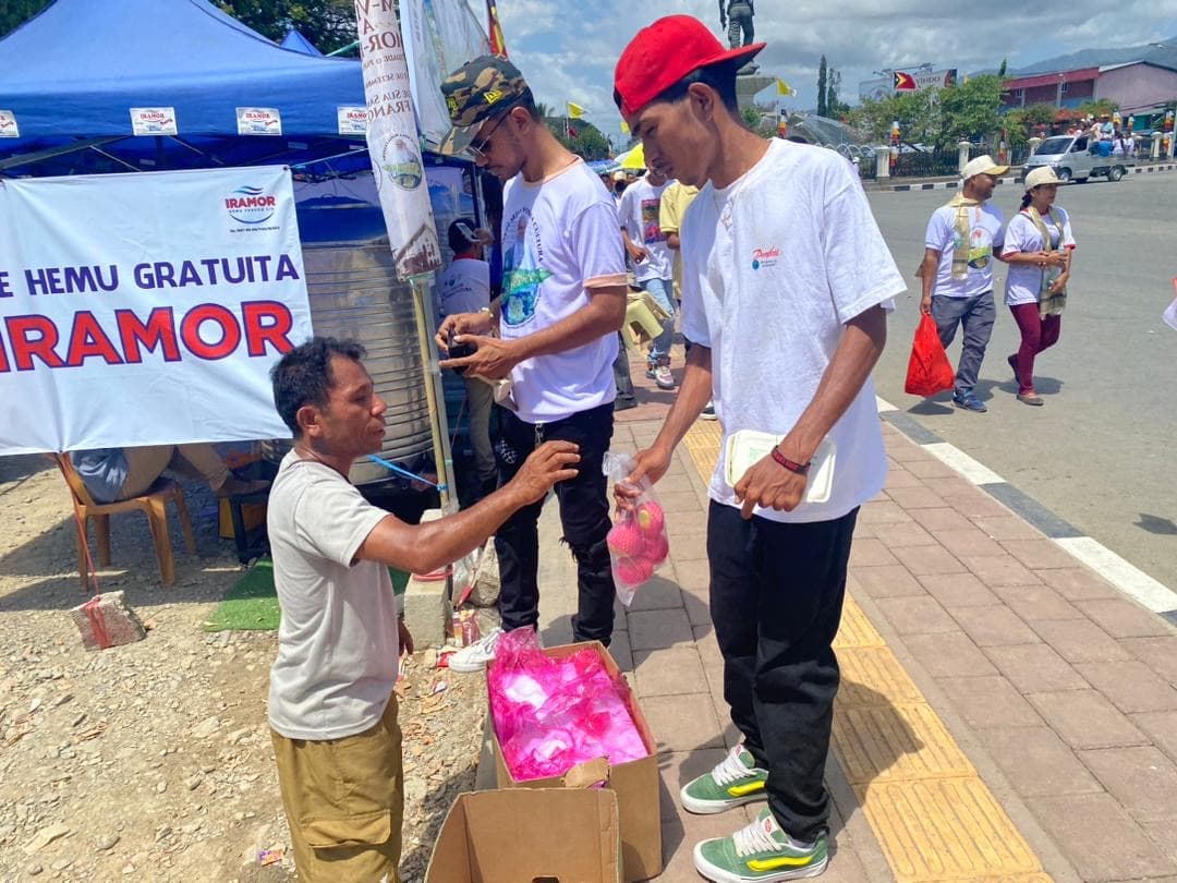 埃吉迪奥·阿马拉尔：卖苹果帮助同胞抵抗炎热
