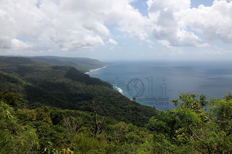 照片：尼诺·科尼斯·桑塔纳国家公园的稻田与伊拉拉拉罗湖