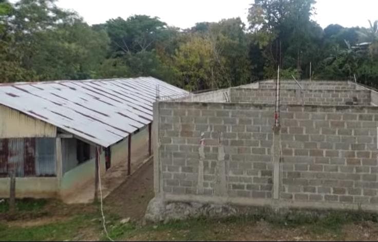 处长：萨拉巴拉分校项目因误解停工，建材受损