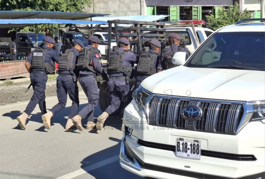 政府批准修订国家警察官方条例
