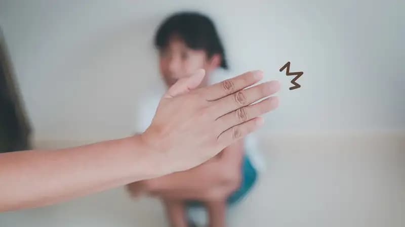 父亲殴打女儿案在帝力初审法院开审