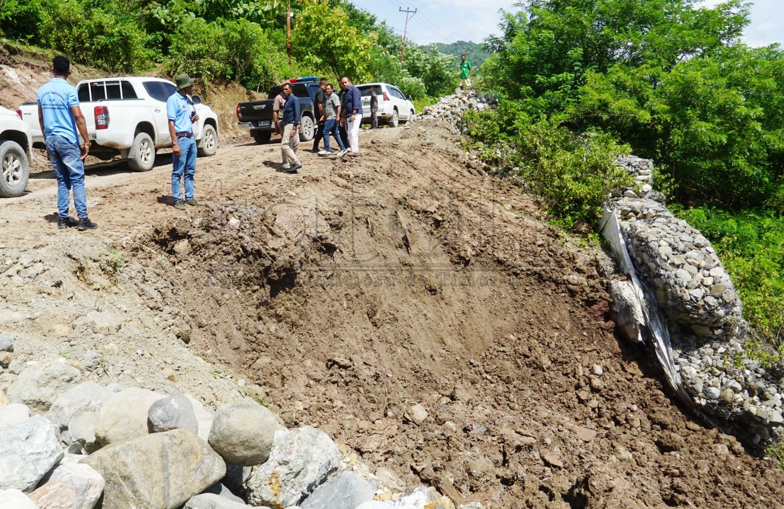 欧库西特区道路面临断裂风险 当局紧急拨款修复