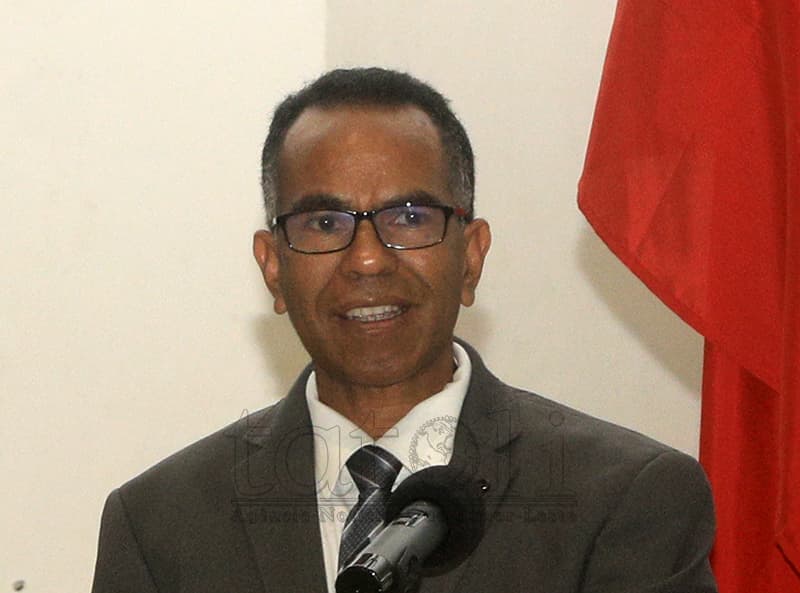 公共行政委员会：在册公务员达75894人