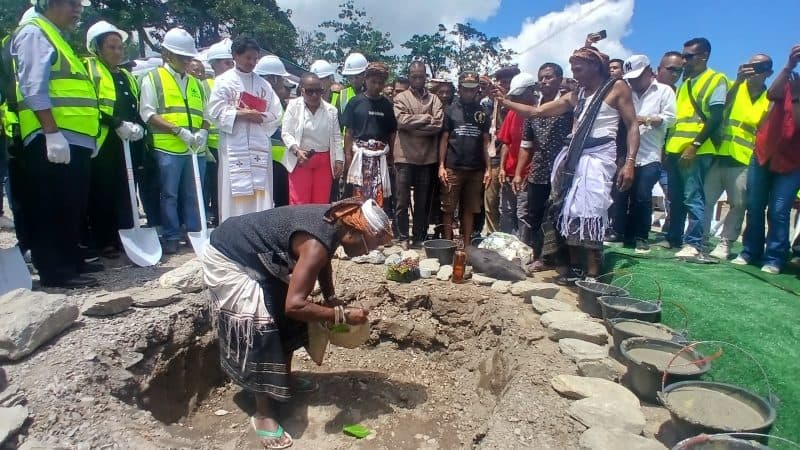 埃尔梅拉市场奠基，政府推动地方经济
