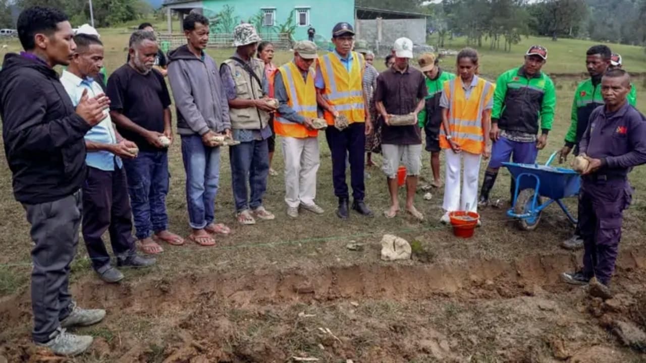 总统在维克克启动两栋新房屋建设