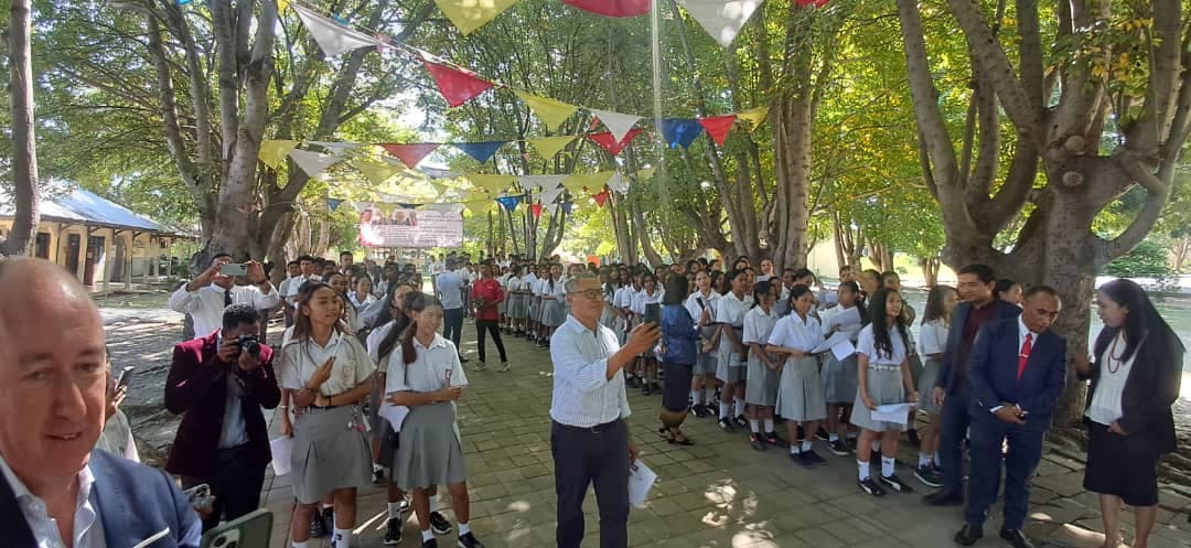 教育部长：圣若瑟走读学校是希望与认同的空间