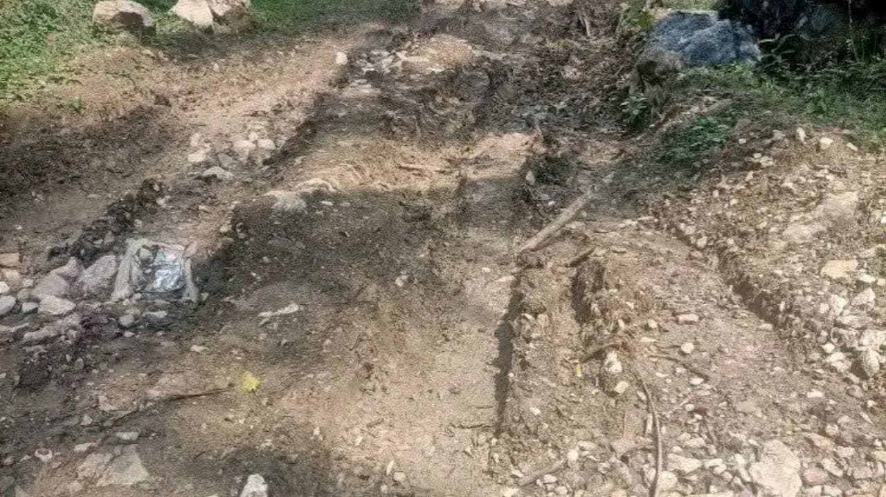 包考山体滑坡致道路中断,社区产品难入市场