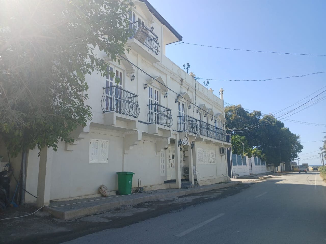 SEATOU:因救灾延迟拆除椰林海滩Cossete餐厅