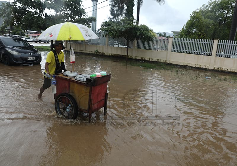 现场图片:凯科利道路雨季现状