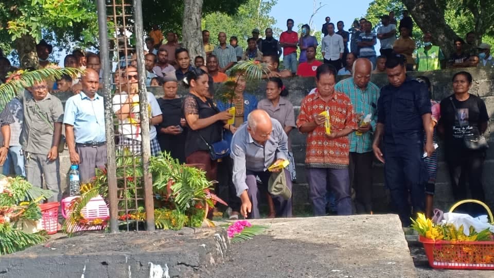 维基克:敬献花圈纪念国家退伍军人日