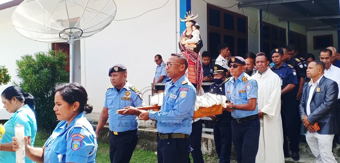 维凯克神父:警察应效仿圣安东尼奥做人民保护者