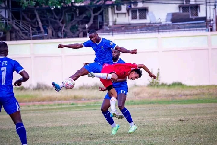 埃马努埃尔FC 2-1险胜DIT,收获关键三分