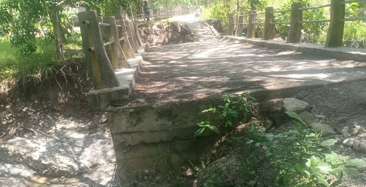 维凯凯居民呼吁公共工程部修建道路和桥梁