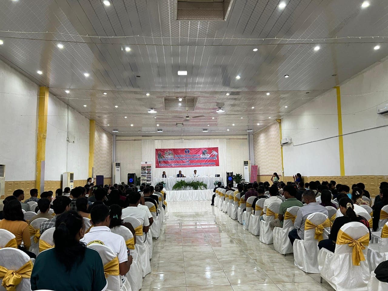 KSTL召开全国非正规工人代表大会,百余人参加