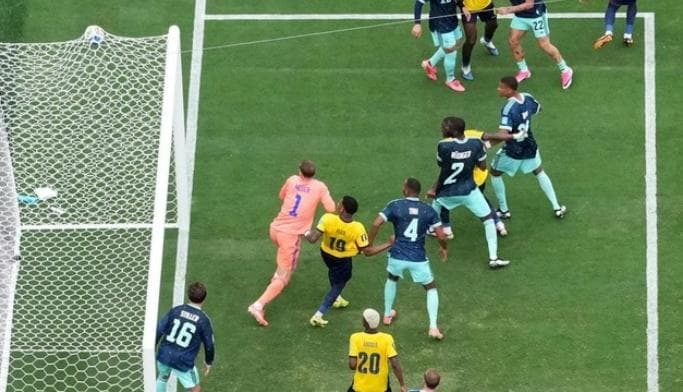 厄瓜多尔2-1逆转德国,世界杯E组爆冷