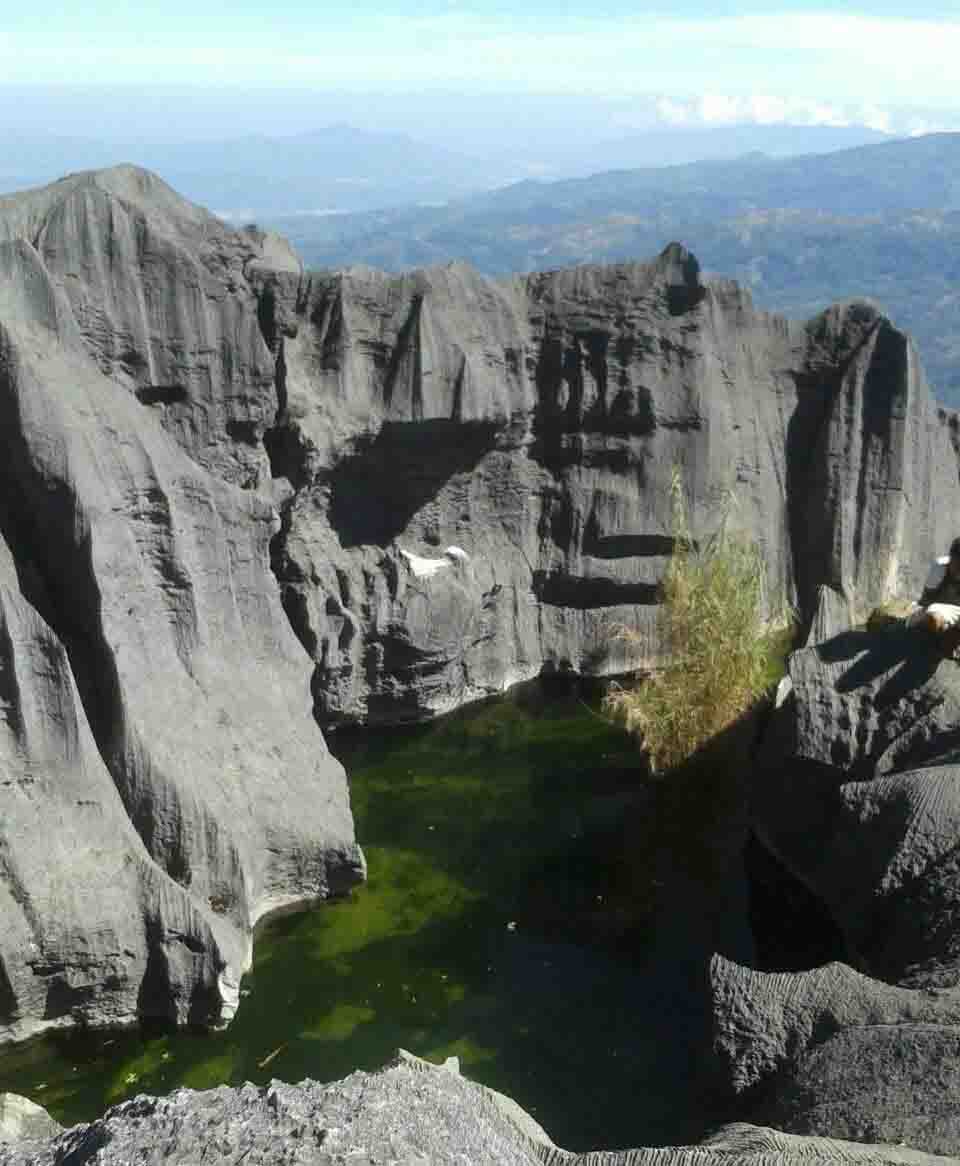 达迪尔石和泉水:埃尔梅拉的神圣旅游标志