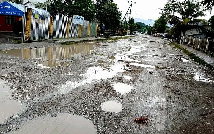 维吉克市当局协调中国公司修复镇内道路