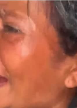 圣体在信徒口中流血 神父称将鉴定
