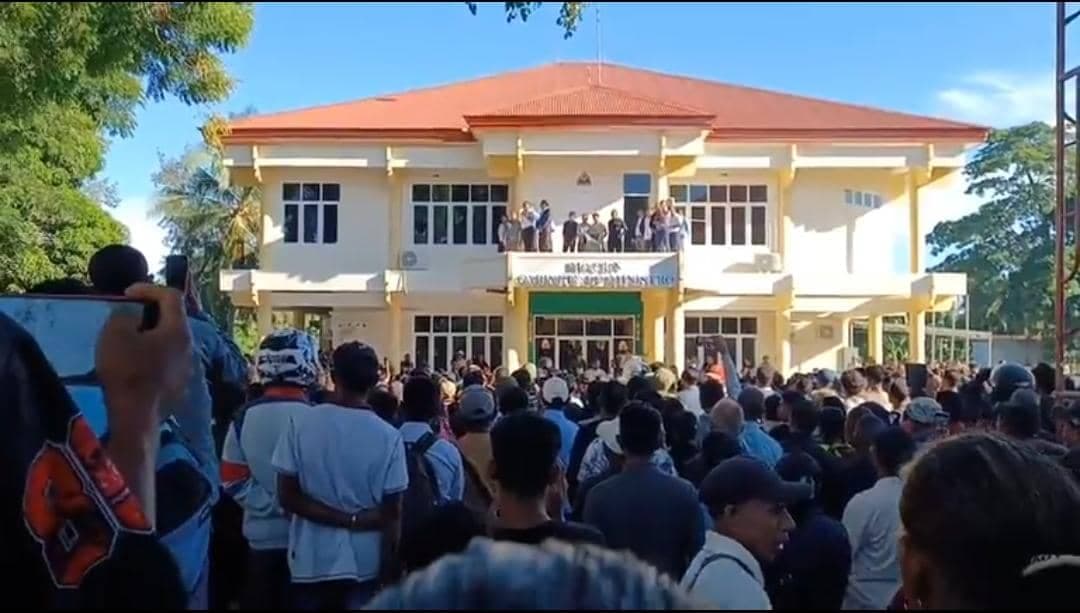 老兵挤爆退役军人部:养老金发放乱象丛生