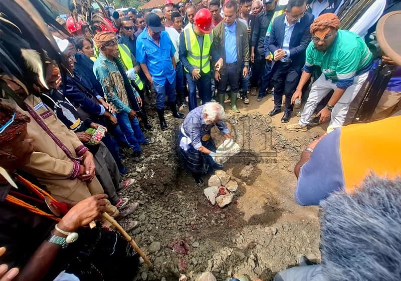 沙纳纳·古斯芒:启动格莱努-莱特福霍道路修复项目