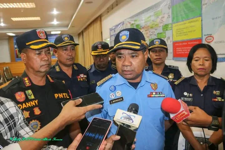 示威地点之争：东帝汶警方与大学生僵持不下