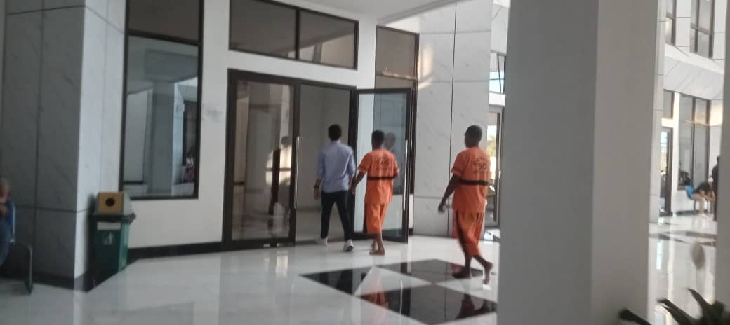 东帝汶男子赊账三千美元建材后失联，店员背锅